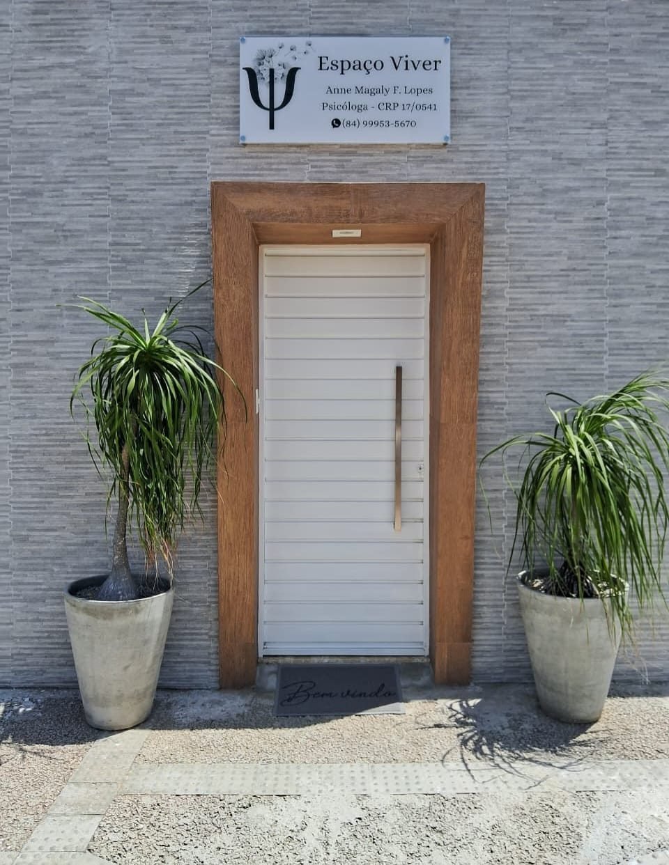 Entrada do consultório Espaço Viver, em Parnamirim
